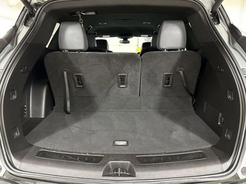 Used 2023 Buick Enclave Essence image 24