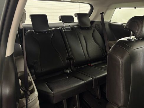 New 2026 Kia Carnival EX FWD image 43
