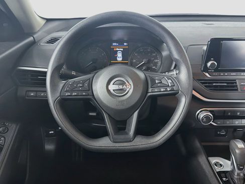 Used 2024 Nissan Altima 2.5 S FWD image 18