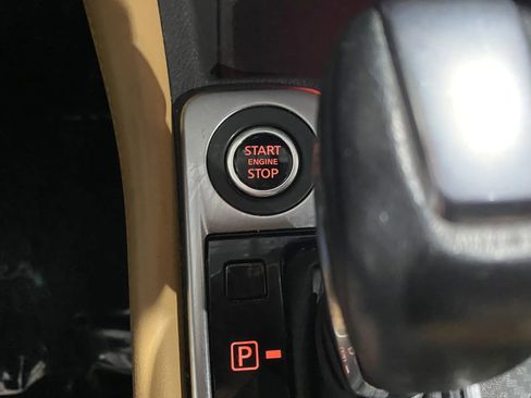 Used 2022 Nissan Sentra SV w/ SV Premium Package image 17