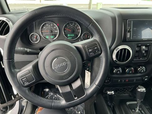 Used 2018 Jeep Wrangler Unlimited Sahara image 14