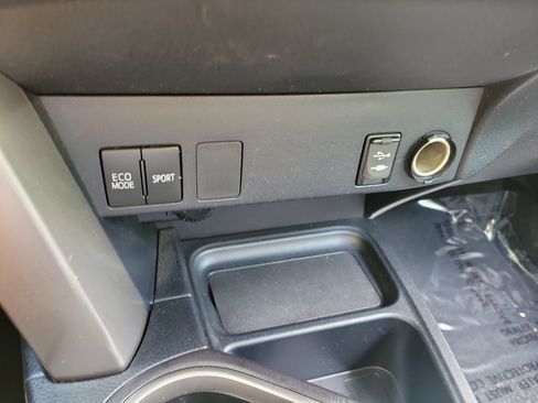 Used 2009 Toyota RAV4 2WD V6 image 38