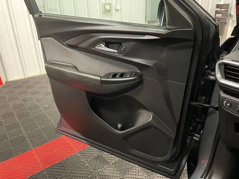 Used 2022 Chevrolet TrailBlazer LT w/ Driver Confidence Package image 27