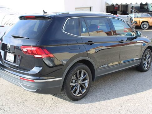 Used 2022 Volkswagen Tiguan SE FWD image 4