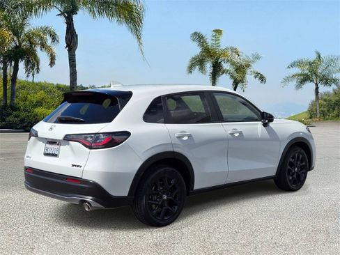 Used 2024 Honda HR-V Sport image 4