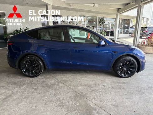 Used 2020 Tesla Model Y Long Range AWD/4WD image 2