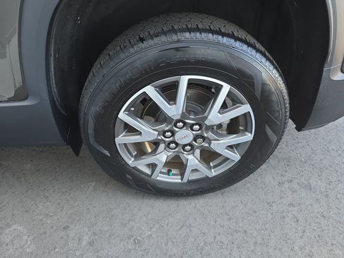 Used 2020 GMC Acadia SLE w/ Driver Convenience Package FWD image 25