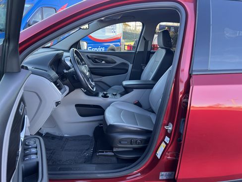 Used 2022 GMC Terrain SLT image 16