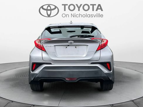 Used 2018 Toyota C-HR XLE FWD image 5