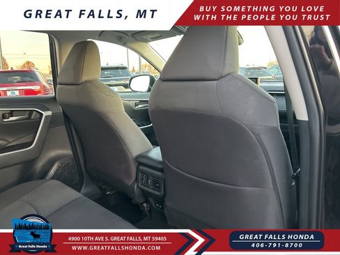 Used 2021 Toyota RAV4 XLE image 27