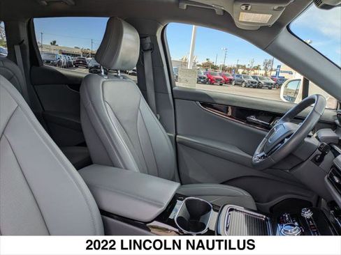 Certified 2022 Lincoln Nautilus Reserve w/ Luxury Package image 25