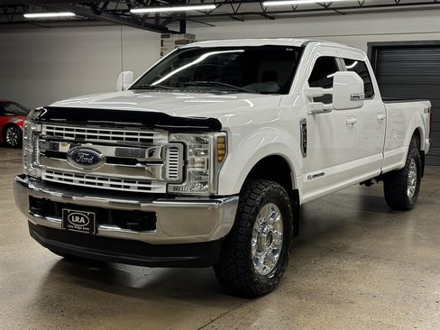 Used 2018 Ford F250 XL w/ Power Equipment Group AWD/4WD image 3