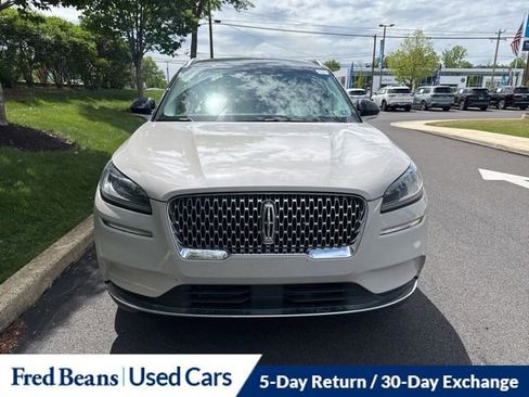 Used 2022 Lincoln Corsair AWD w/ Premium Package image 2