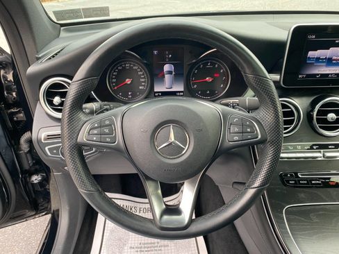 Used 2019 Mercedes-Benz GLC 300 4MATIC image 13