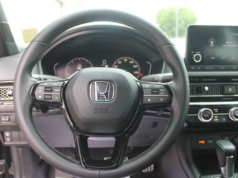 Used 2023 Honda Civic Sport image 14