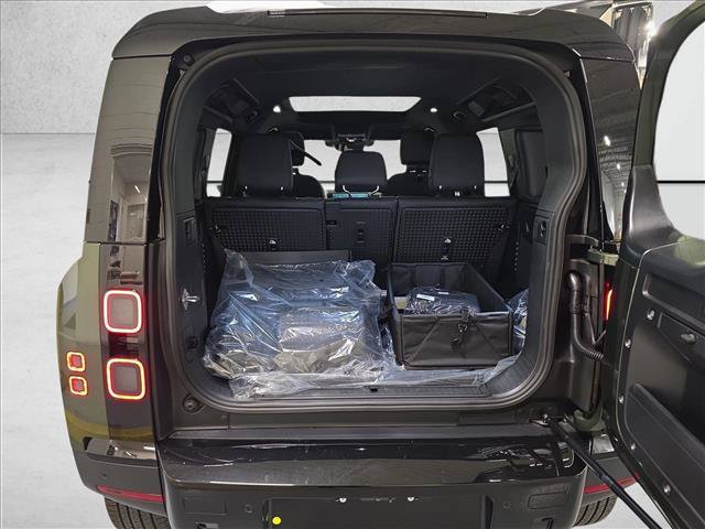 New 2026 Land Rover Defender 110 S AWD/4WD image 12