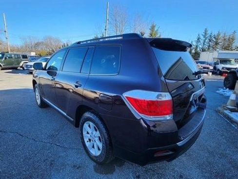 Used 2012 Toyota Highlander SE w/ Tow Pkg image 5