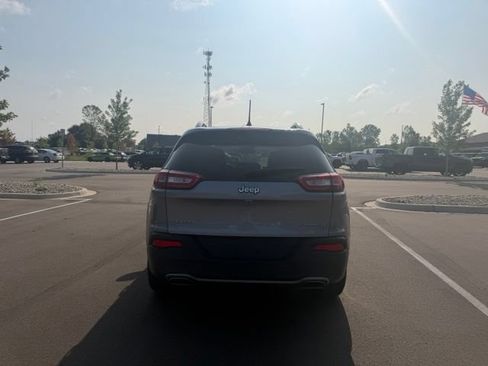 Used 2016 Jeep Cherokee Limited w/ Safetytec Group AWD/4WD image 4