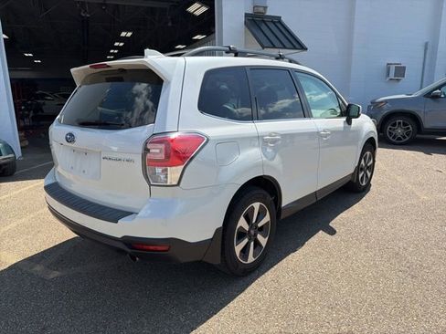 Used 2018 Subaru Forester 2.5i Limited w/ Popular Package #3B AWD/4WD image 3