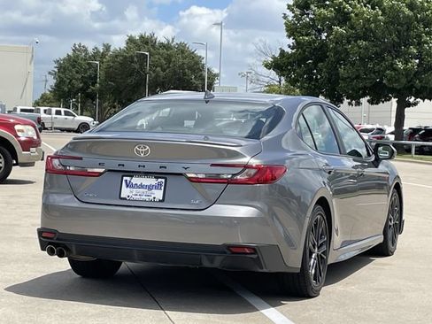 Used 2025 Toyota Camry SE FWD image 4
