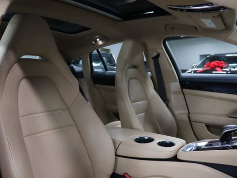 Used 2020 Porsche Panamera image 26