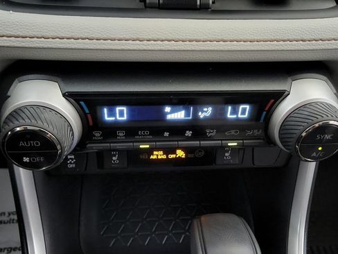 Used 2024 Toyota RAV4 XLE w/ Convenience Package AWD/4WD image 30