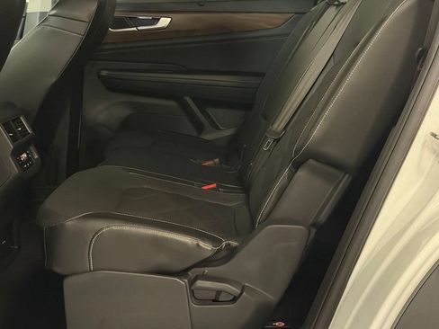 Used 2024 Volkswagen Atlas SE FWD image 22