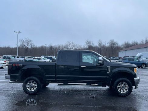 Used 2017 Ford F250 Lariat w/ Chrome Package image 10