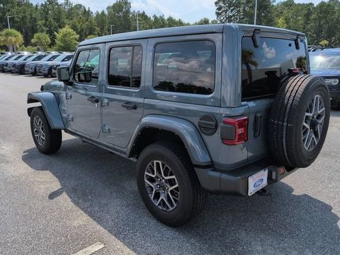 Used 2024 Jeep Wrangler Unlimited Sahara w/ Technology Group AWD/4WD image 6