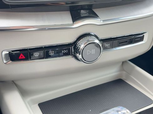 New 2026 Volvo XC60 T8 Ultra w/ Protection Package Premier image 18