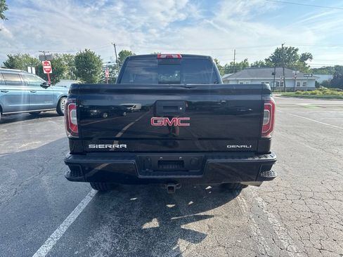 Used 2017 GMC Sierra 1500 Denali w/ Denali Ultimate Package AWD/4WD image 5