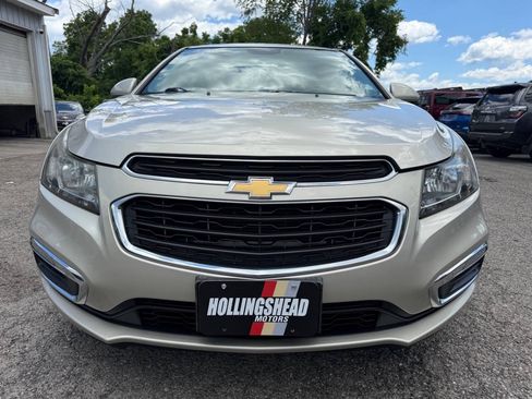 Used 2016 Chevrolet Cruze LT FWD image 2