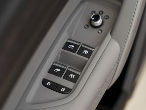 Used 2023 Audi Q5 2.0T Prestige w/ Prestige Package image 24