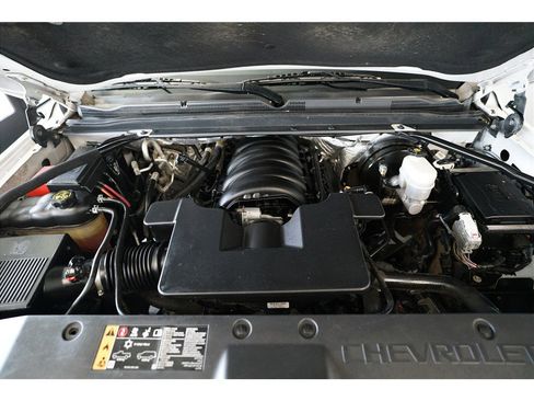 Used 2018 Chevrolet Suburban LS image 10