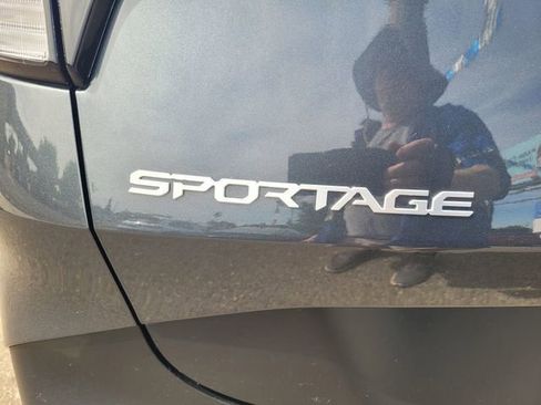 Used 2024 Kia Sportage EX AWD/4WD image 10