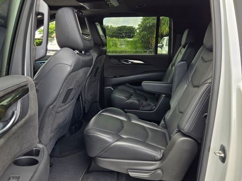 Certified 2018 Cadillac Escalade ESV Platinum RWD image 10