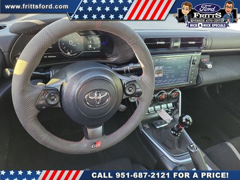 Used 2023 Toyota GR86 Premium w/ ALL Weather Mat Package (TMS) image 5