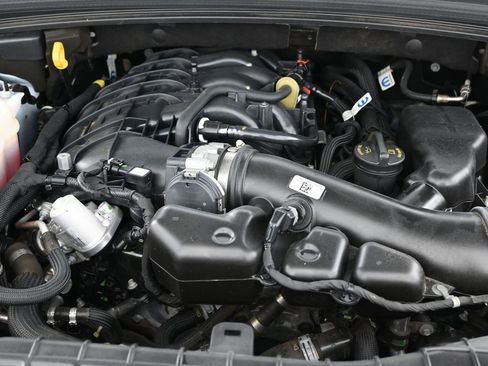 Used 2024 Jeep Grand Cherokee L Limited w/ Luxury Tech Group II image 46