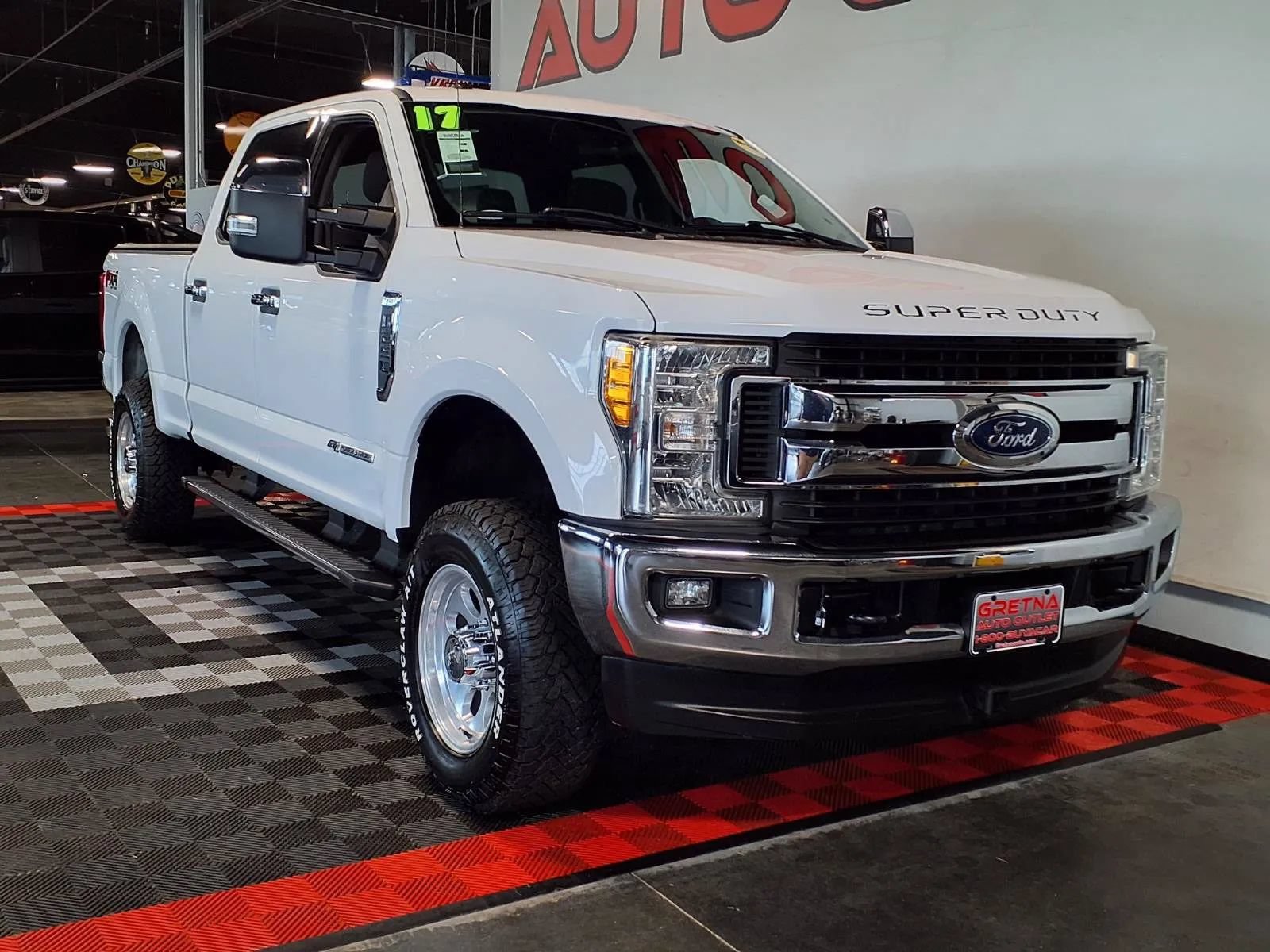Used 2017 Ford F250 XLT w/ XLT Value Package AWD/4WD image 2