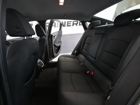 Used 2017 Chevrolet Malibu LT FWD image 37