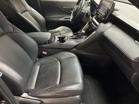 Used 2022 Toyota Venza XLE AWD/4WD image 35