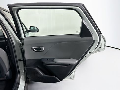 Used 2025 Kia K4 FWD image 30