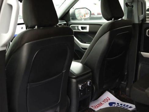 Used 2020 Ford Explorer XLT w/ Comfort Package image 30