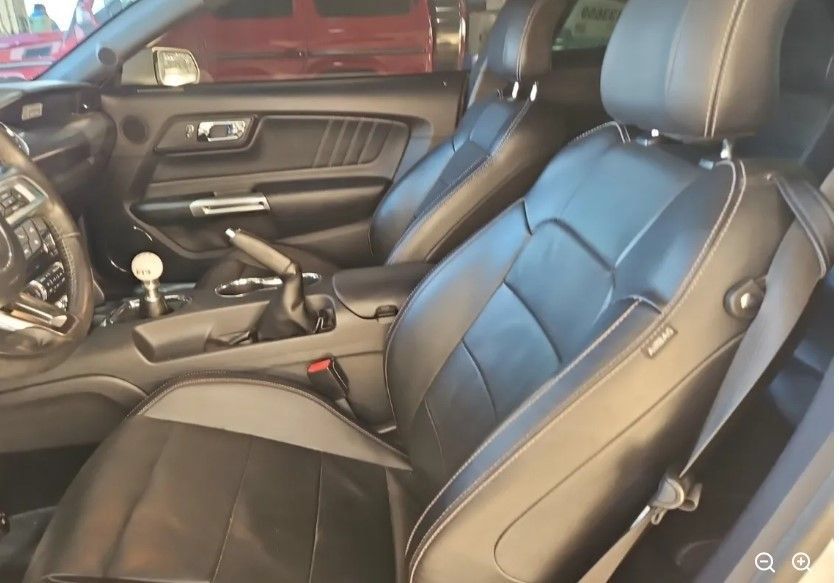 Used 2017 Ford Mustang GT Premium w/ GT Performance Package RWD image 9