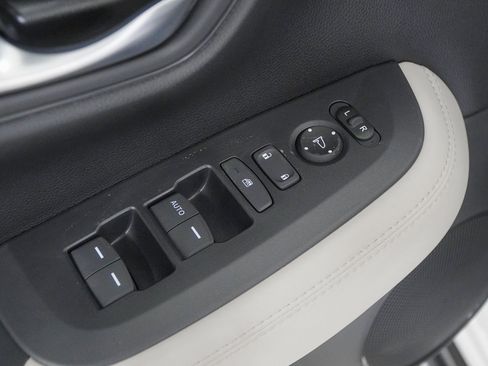 New 2026 Honda HR-V LX image 18