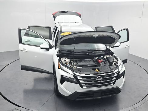 Used 2024 Nissan Rogue SV FWD image 64