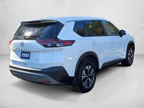 Used 2023 Nissan Rogue SV image 5