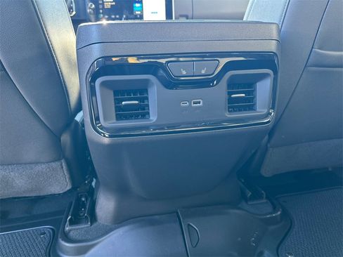 Used 2025 GMC Sierra 1500 AT4 w/ AT4 Premium Package image 23