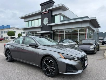 Used 2023 Nissan Altima 2.5 SR w/ SR Premium Package