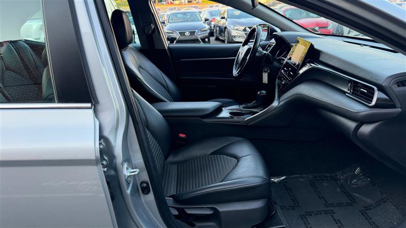 Used 2021 Toyota Camry SE FWD image 6